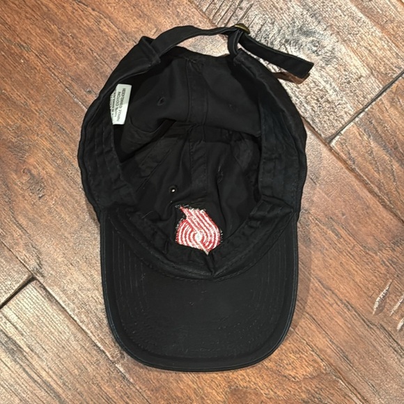 PORTLAND TRAIL BLAZERS Moda Black Cap with Red Logo - Picture 4 of 8